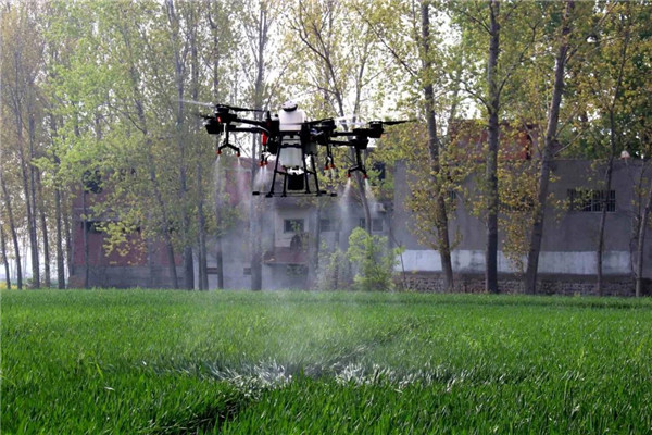 汝陽縣農(nóng)業(yè)農(nóng)村局:無人機噴灑農(nóng)藥 高科技助力農(nóng)業(yè)植保